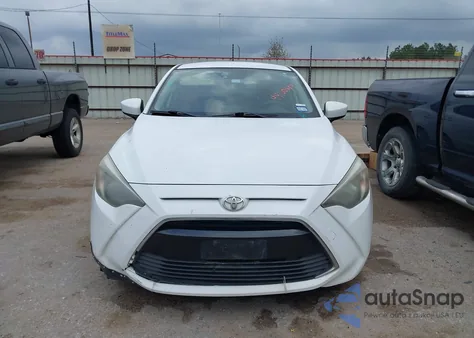 2018 Toyota Yaris Ia z USA, uszkodzony, nr VIN 3MYDLBYV8JY307445